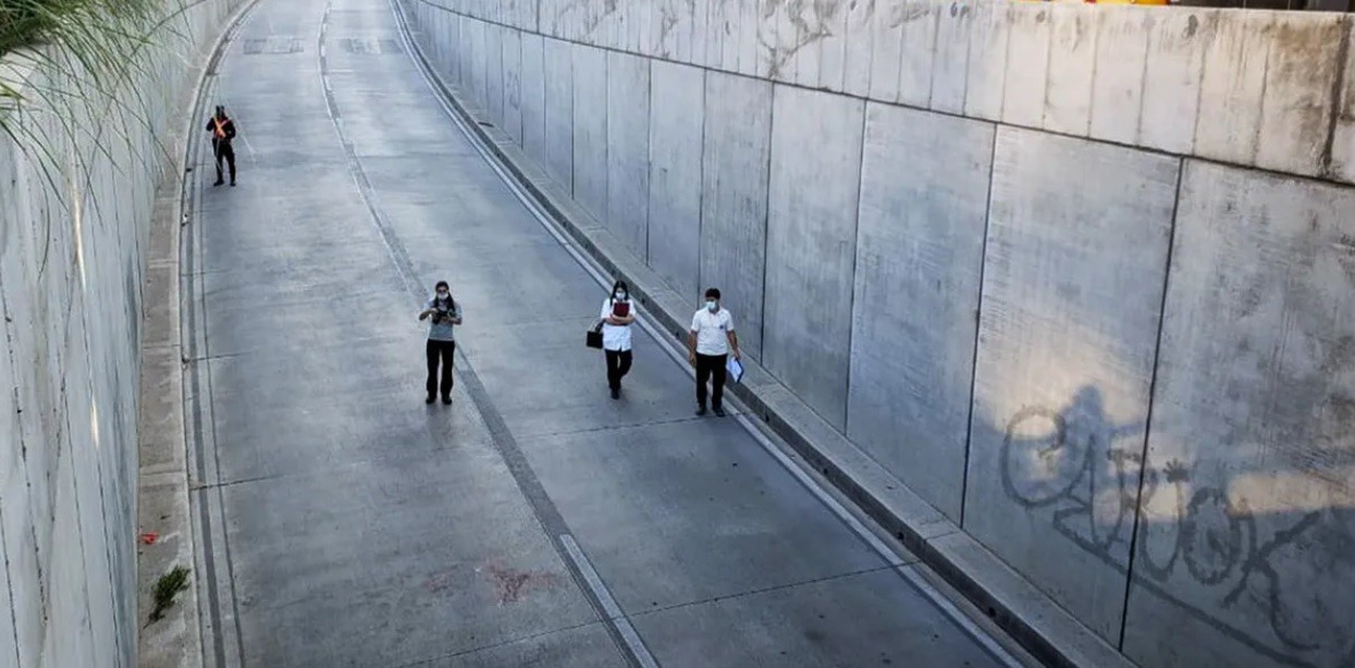 Sigue grave el joven que cayó a un túnel cuando escapaba de una patota tras una pelea | Actualidad
