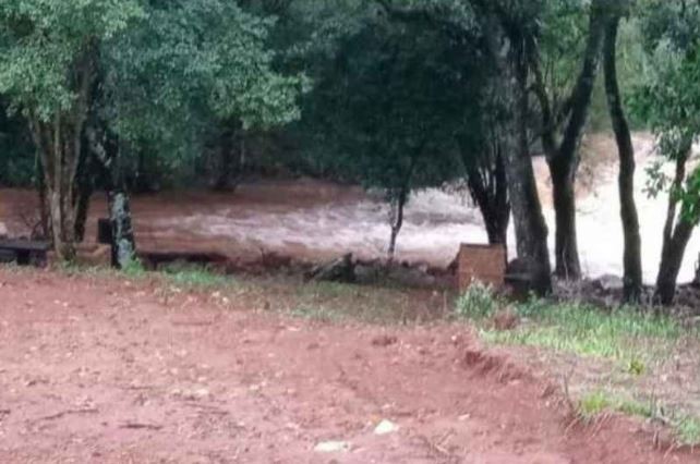 Tragedia en Misiones: dos hermanos se ahogaron al caer al cauce de un arroyo | Actualidad