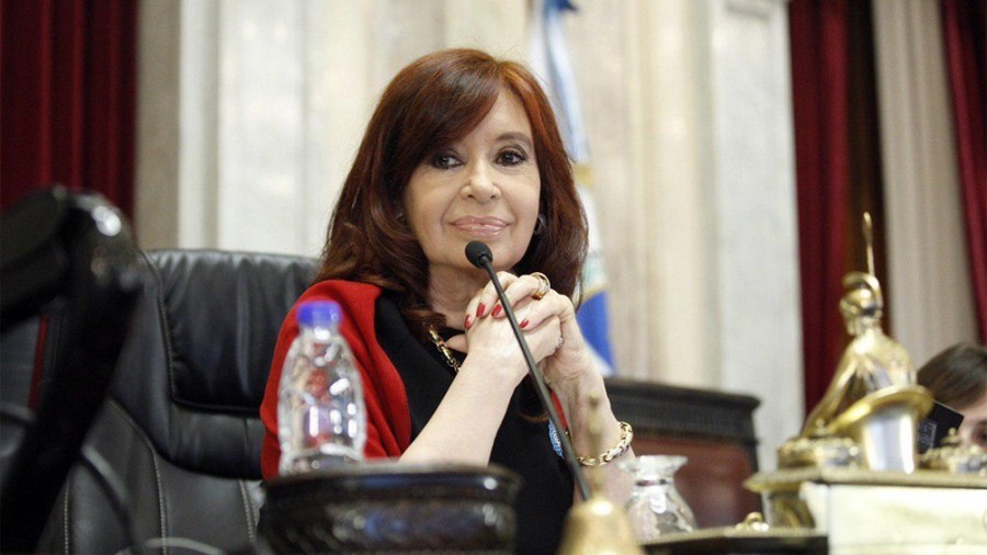 Sobreseyeron a Cristina Fernández de Kirchner en la causa por presunto sobreprecios en la compra de Gas Natural Licuado | Política