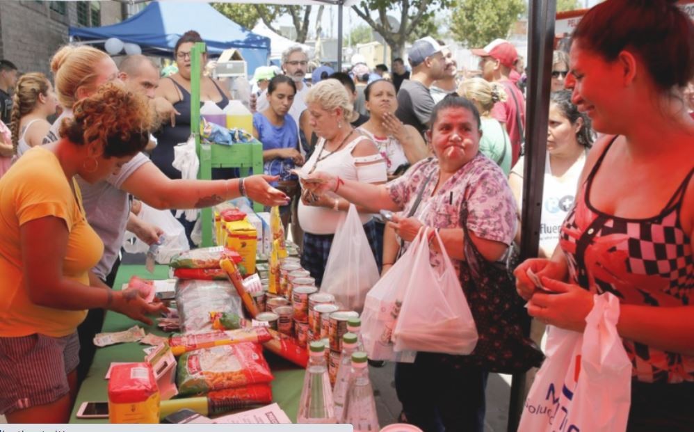Pan, café, pollo y lácteos: qué productos lideraron los aumentos de precios en la canasta básica | Economía