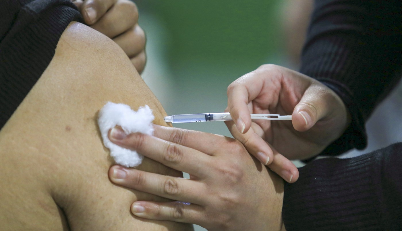 Coronavirus: aplicarán una cuarta dosis de refuerzo a mayores de 50, grupos de riesgo y docentes | Actualidad