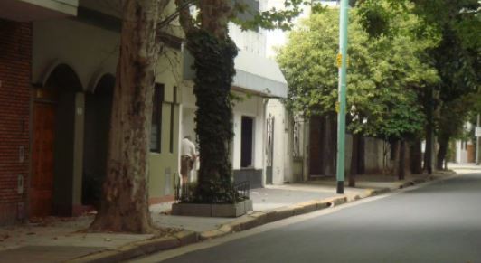 Encontraron sin vida a una trabajadora sexual en plena calle de Flores | Actualidad