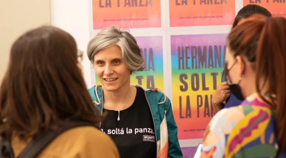 "Hermana soltá el reloj": campaña contra discurso de que "vida de las mujeres termina a los 30" | Actualidad