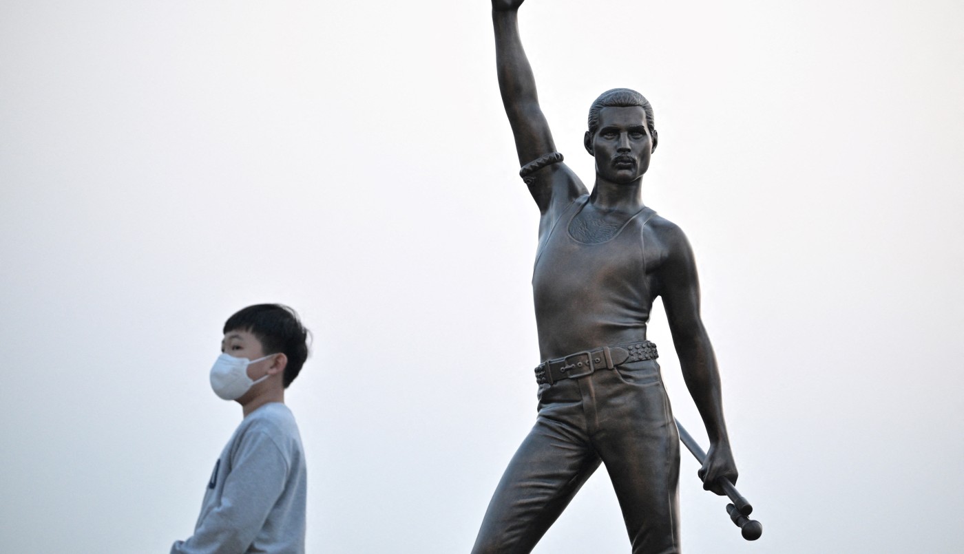 Instalaron en Corea del Sur una estatua de Freddie Mercury tamaño real | Internacionales