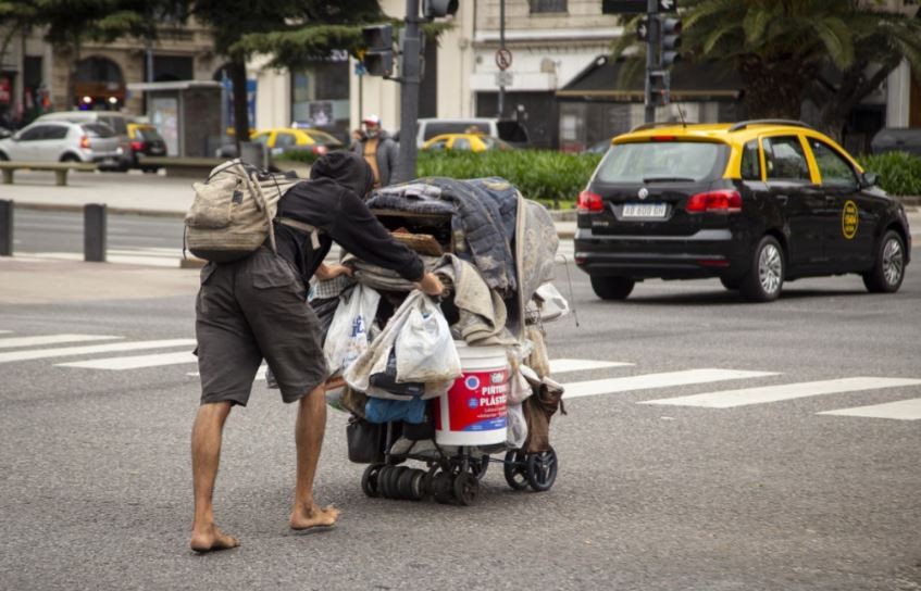 La canasta básica aumentó 7% en marzo y una familia necesitó $89.690 para no ser pobre | Economía