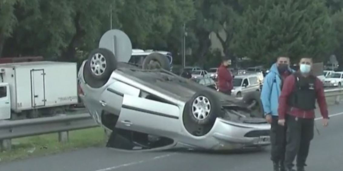 Una persecución en la General Paz provocó un choque en cadena y demoras en el tránsito | Actualidad