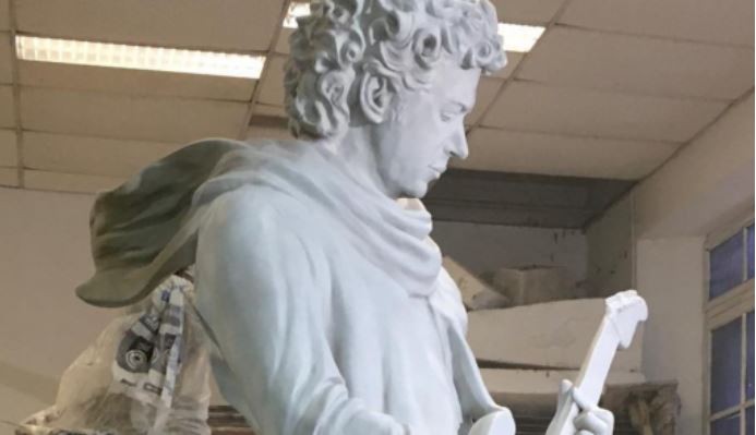 El Gobierno le obsequió una estatua de Gustavo Cerati a Costa Rica por el bicentenario de su Independencia | Actualidad