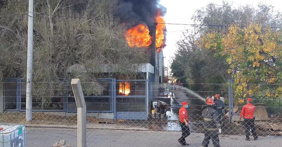 Se incendió una planta de ensamblado de motos en Córdoba | Actualidad