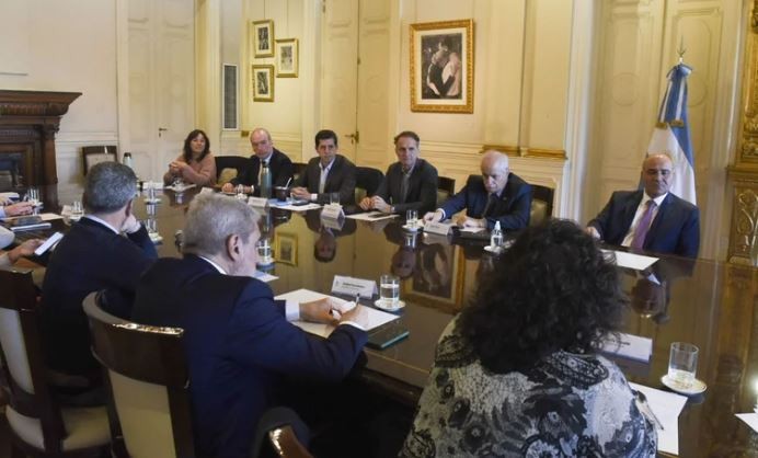 La trastienda del Gabinete y la advertencia de Manzur: "Al que no le gusta que se vaya" | Política