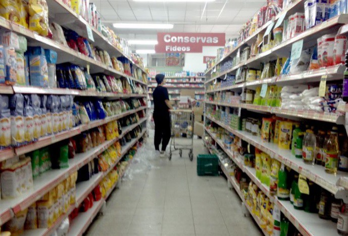 Gobierno y empresarios de San Luis acordaron canasta social con 20 productos a 200 pesos | Política