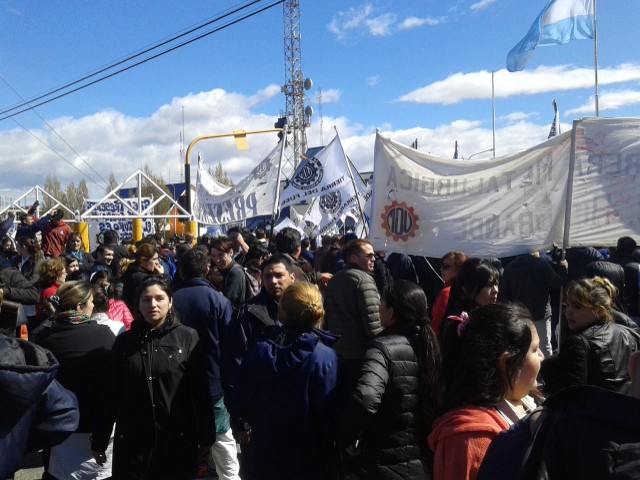 Tierra del Fuego: metalúrgicos marcharon en defensa de sus fuentes laborales | Política