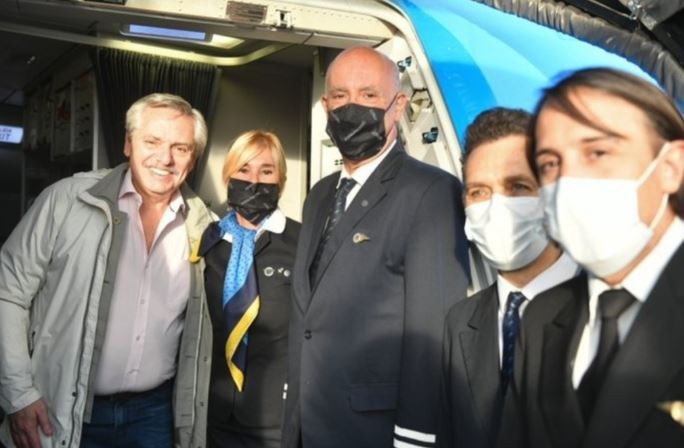 El Presidente inicia su gira europea y suma a Francia para reunirse con Macron | Política