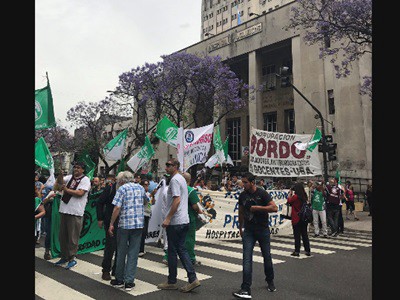 Estudiantes de la FUBA impidieron la firma del convenio de cesión del Hospital de Clínicas | Política
