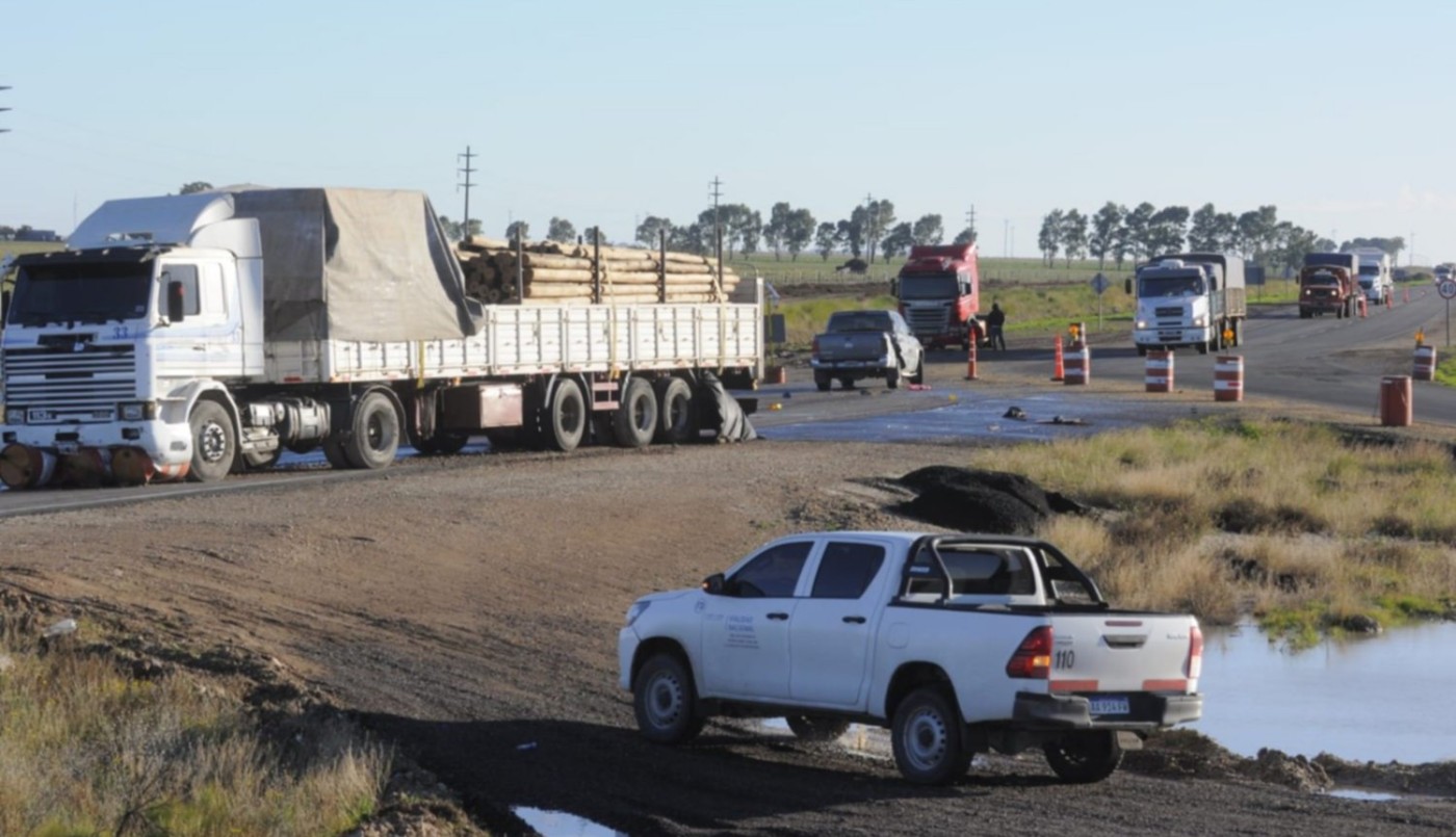 Un camionero atropelló y mató a un banderillero en la ruta | Actualidad
