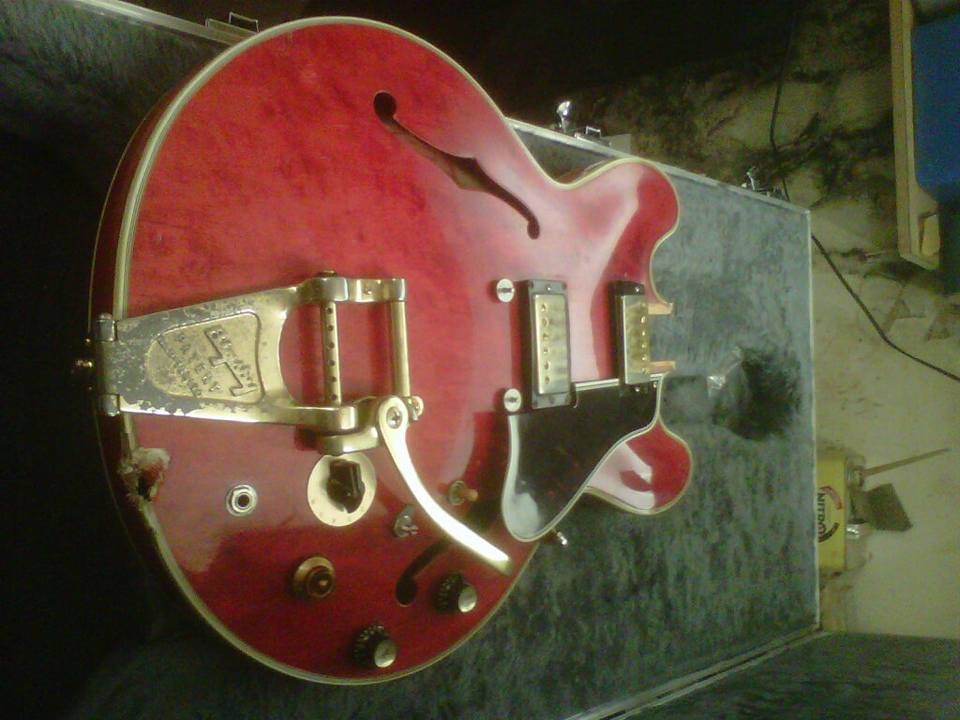 Subastaron la guitarra de la "ruptura" de Oasis por más de 400 mil dólares | Espectáculos