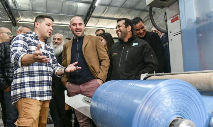 Movimientos sociales apoyaron a Martín Guzmán: "Vamos a juntar firmas para el proyecto de renta inesperada" | Política