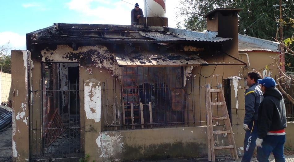 Incendio en Merlo: perdieron todo y piden ayuda | Actualidad