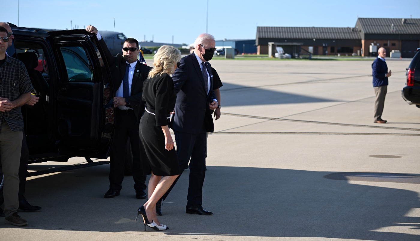 Biden viajó a Uvalde para visitar a las víctimas de la masacre escolar | Internacionales