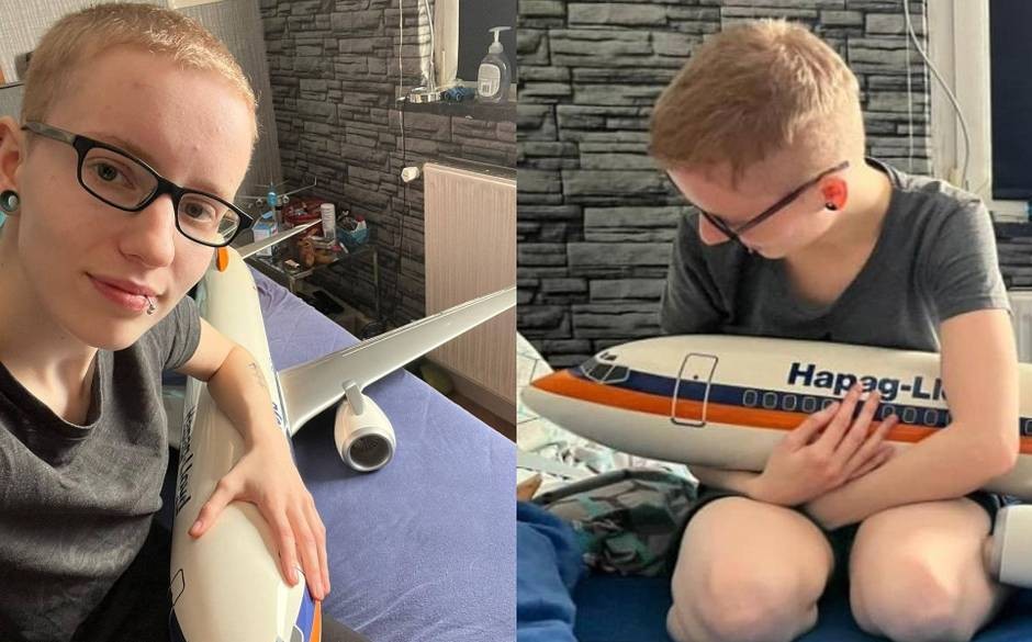 La chica que asegura estar enamorada de un avión y tiene relaciones sexuales con una réplica | Internacionales