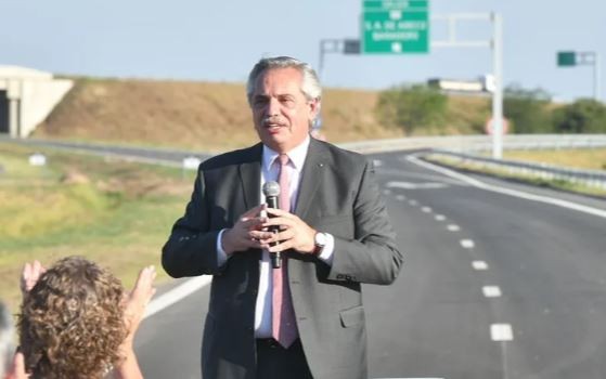 Fernández: "Dejando de hacer lo que el Estado debe hacer, cualquiera logra el déficit cero" | Política