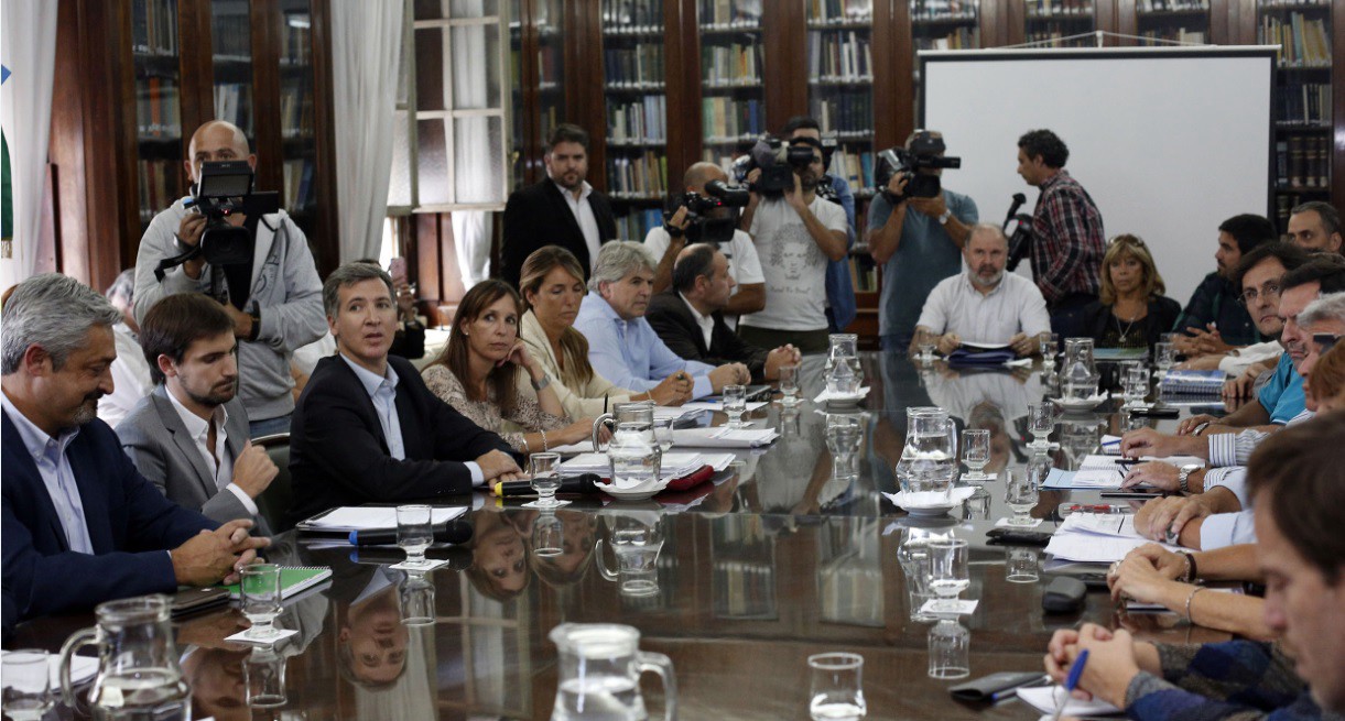 Docentes rechazan aumento del 18 por ciento en cuotas que ofreció el Gobierno bonaerense: "Son 200 pesos por mes" | Política