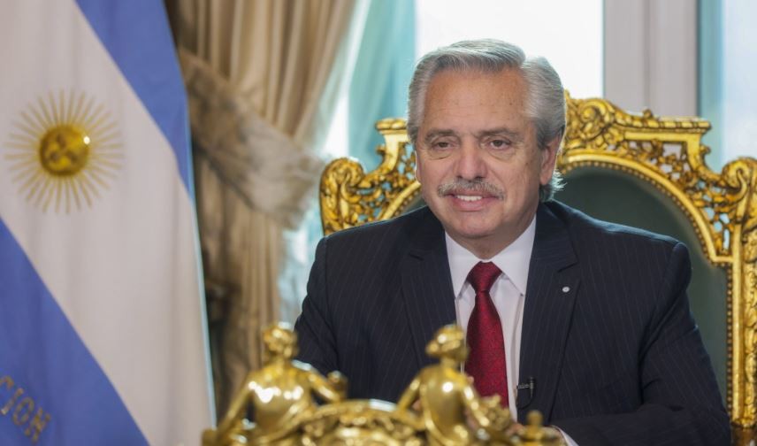 Fernández, tras la suba del riesgo país y la baja de los bono: "Se va a ir ordenando paulatinamente" | Política