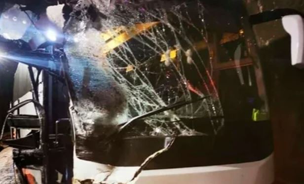 El micro que transportaba a la Selección de Bulgaria sufrió un brutal choque y un futbolista tuvo que ser operado de urgencia | Internacionales