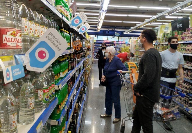 Precios Cuidados: a cambio de abastecimiento, el Gobierno convalidará mayores aumentos | Economía