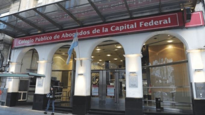 El Colegio de Abogados le ganó un juicio por dos millones de pesos a las ART por llamarlos "caranchos" | Actualidad