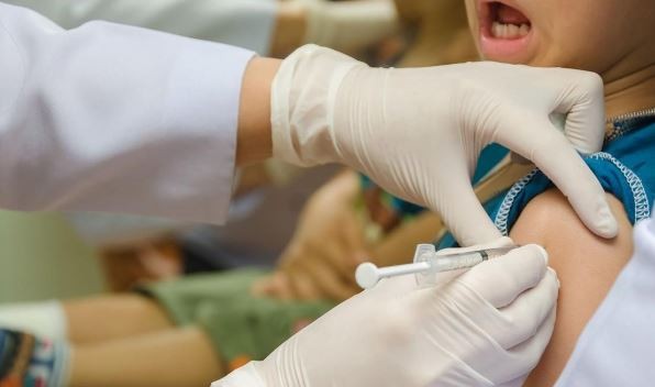 Estados Unidos autorizó las vacunas contra el coronavirus de Pfizer y Moderna para bebés a partir de los seis meses | Internacionales