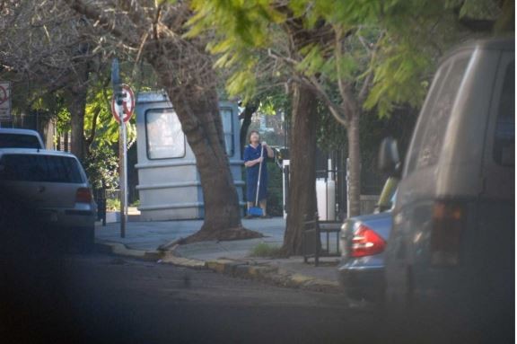 Extienden la vigencia del programa que paga el 50% del salario del personal doméstico | Actualidad