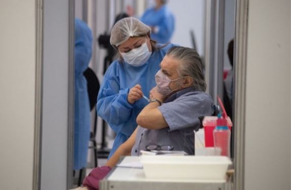 Ya dan turnos en Ciudad y Provincia para la quinta dosis de la vacuna contra el Covid | Actualidad