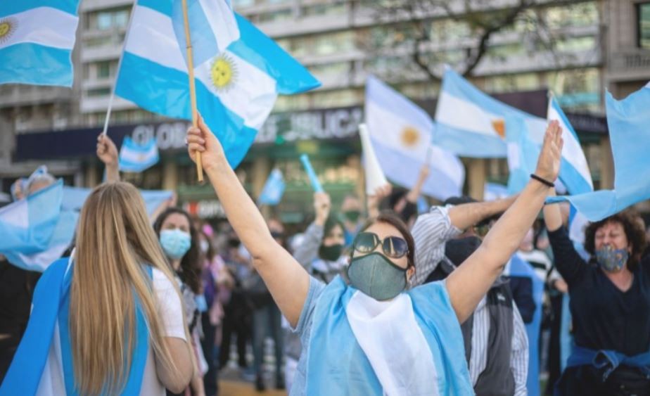 9J: un sector de la oposición encabeza un nuevo banderazo contra el Gobierno | Política