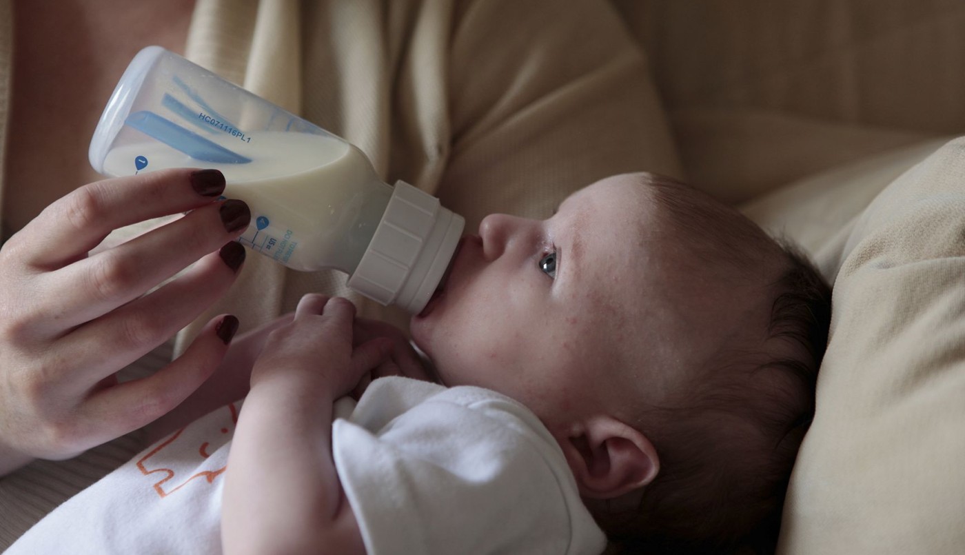 La alergia a la proteína de la leche de vaca afecta a más de 15 mil bebés por año | Actualidad