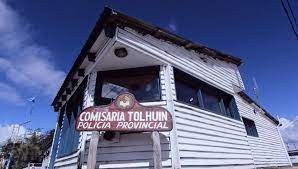 Hallan muerta a una médica en el corral de su casa y detienen a su pareja | Actualidad