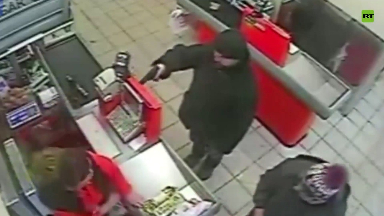 Video: entró a robar a un supermercado y lo ignoraron | Internacionales