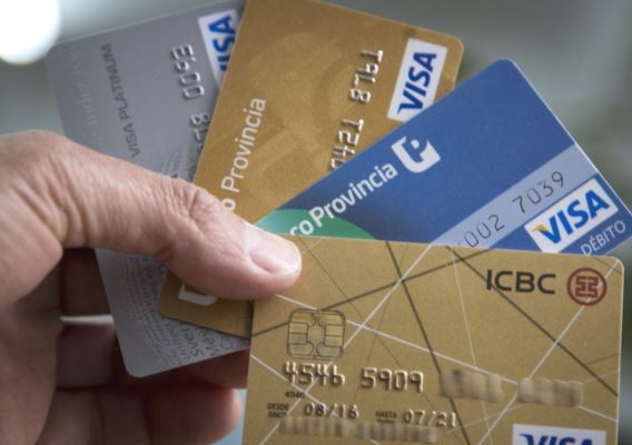 Proyecto desde el PRO para reducir las comisiones de tarjetas de crédito y débito | Economía