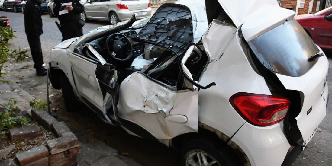 Tragedia en el Día del Amigo: tres muertos al chocar contra un árbol | Actualidad