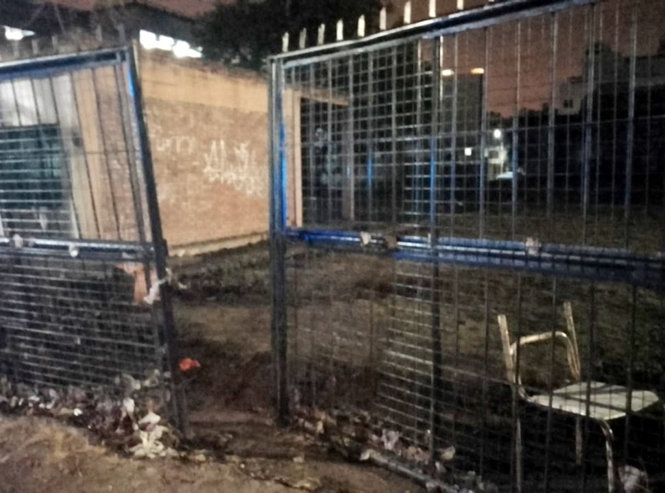 Apresan a un empleado municipal y a otras dos personas por robar en un colegio de Morón | Actualidad