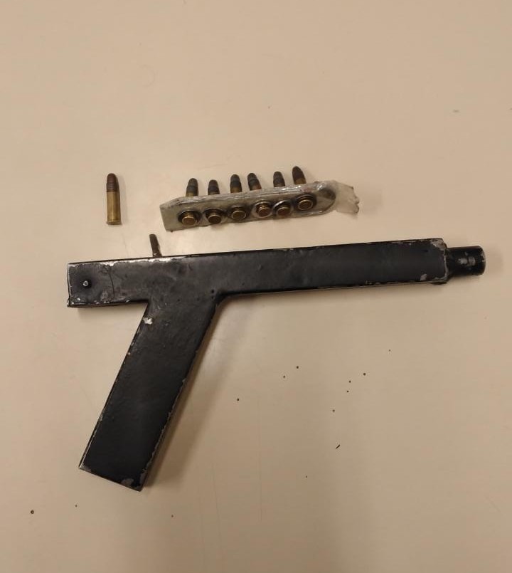 Un alumno armó un revólver tumbero y lo llevó al colegio | Actualidad