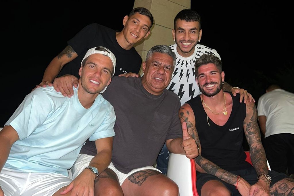 Tapia viajó para un homenaje a Maradona en L'Alcudia y se juntó con los "pibes de la Scaloneta" | Deportes