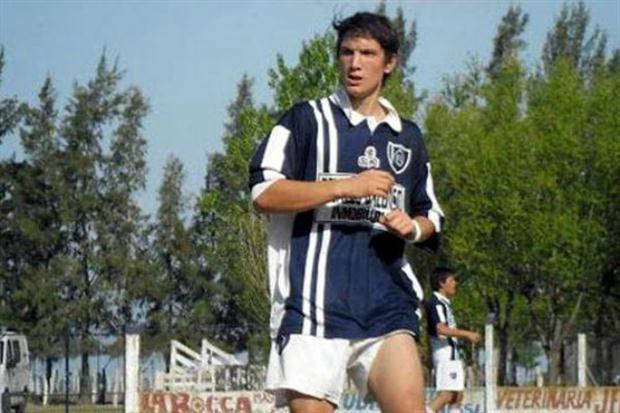 Murió Maximiliano Gil, futbolista del ascenso, tras descompensarse en el campo de juego | Deportes