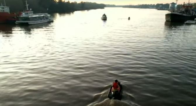 Choque de lanchas: buscan a dos personas en el Canal San Fernando | Actualidad