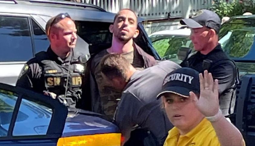 Ataque a Rushdie: detuvieron al hombre que lo apuñaló | Internacionales