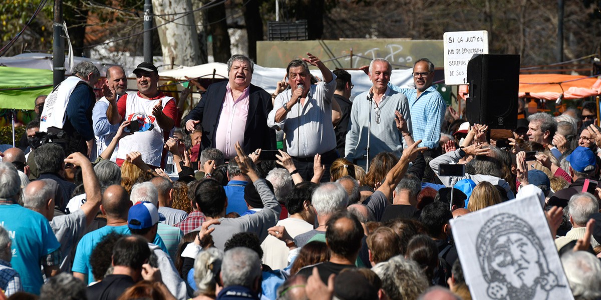 El kirchnerismo marchó a Parque Centenario para defender a Cristina | Política