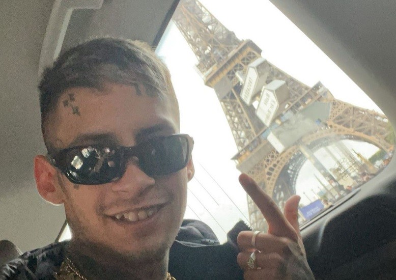 "Hoy acá, mañana en el barrio": L-Gante se dio el gusto de conocer la Torre Eiffel | Espectáculos