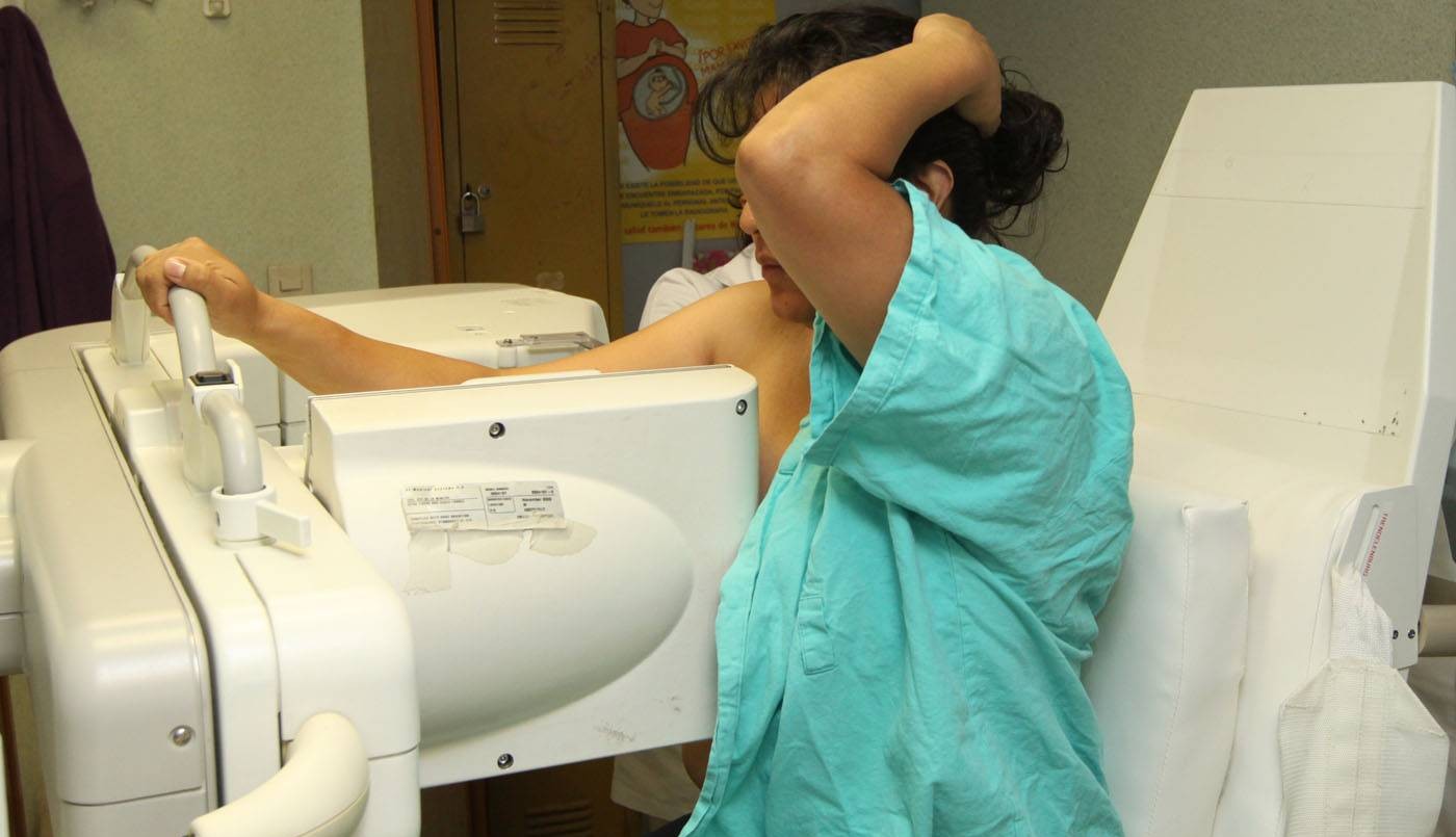 Un estudio asocia contaminación con aumento de riesgo de cáncer de mama tras la menopausia | Internacionales