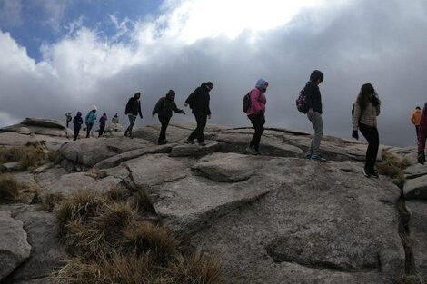 Una estudiante de 17 años murió al descompensarse en el cerro Champaquí: rescatarán a sus compañeros | Actualidad