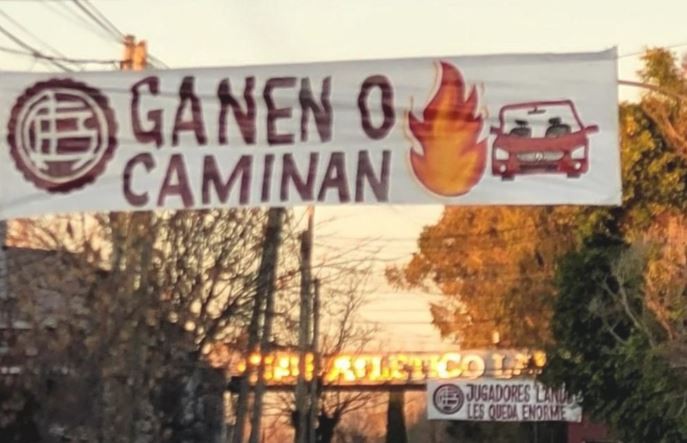 "Ganen o caminan", la amenaza al plantel de Lanús después del incendio de autos en Aldosivi | Deportes