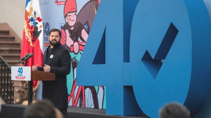 Boric impulsa reducción de jornada laboral de 45 a 40 horas semanales | Internacionales